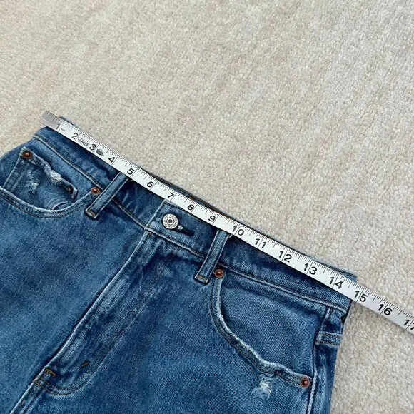 Abercrombie & Fitch Curve Love 4" High Rise Mom Jeans Denim Shorts 29/8 Blue - Picture 7 of 9